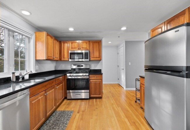 995 Trapelo Rd in Waltham, MA - Foto de edificio - Building Photo