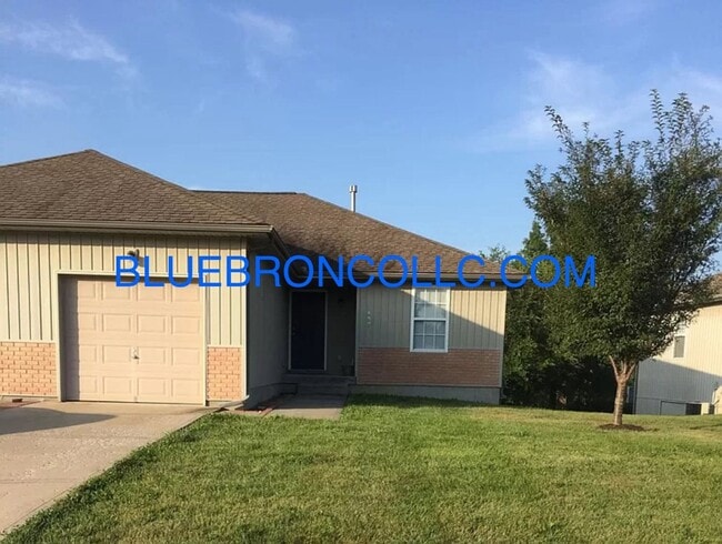 property at 611 W Pine St