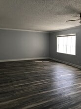 1000 S Semoran Blvd in Winter Park, FL - Foto de edificio - Building Photo