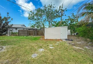 593 92nd Ave N in Naples, FL - Building Photo - Building Photo