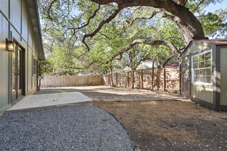 2510 Burly Oak Dr in Austin, TX - Building Photo - Building Photo