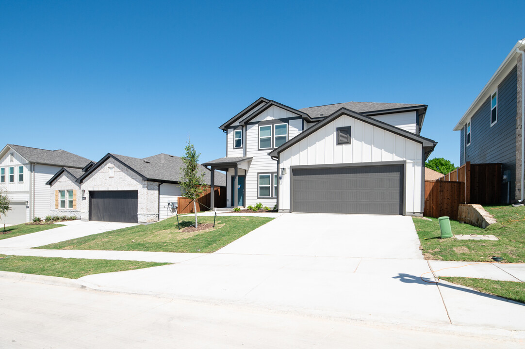 Villas at Eagle Ranch in Fort Worth, TX - Building Photo