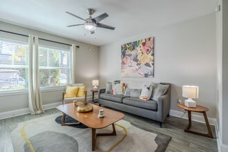 Morningside Courts in Atlanta, GA - Foto de edificio - Interior Photo