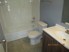7400 Bellerive Dr in Houston, TX - Building Photo - Building Photo