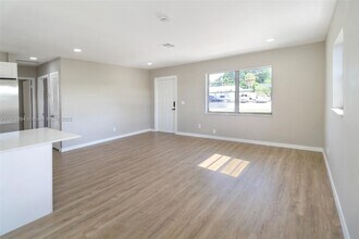5654 Papaya Rd in West Palm Beach, FL - Building Photo - Building Photo
