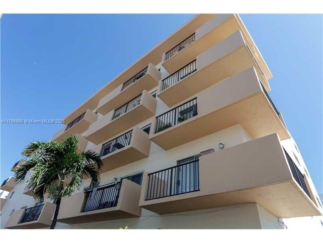 property at 1150 Collins Ave