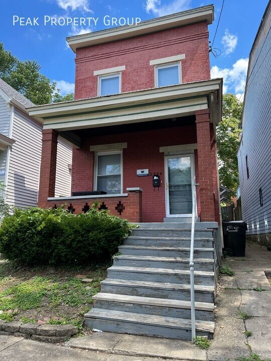 2344 Victor St in Cincinnati, OH - Building Photo