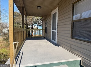 10372 GA-106 in Carnesville, GA - Building Photo - Building Photo