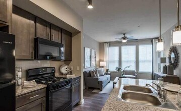 13555 Cullen Blvd in Houston, TX - Building Photo - Building Photo