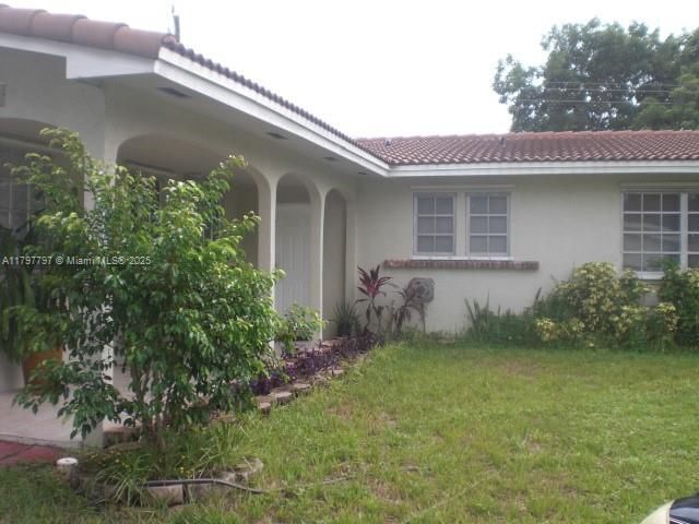 5012 SW 90th Way in Cooper City, FL - Building Photo
