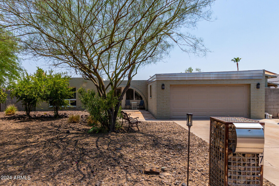 3247 E Corrine Dr in Phoenix, AZ - Foto de edificio