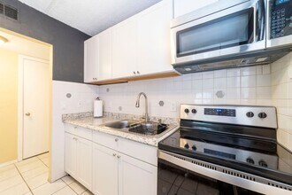 1510 Ocean Shore Blvd in Ormond Beach, FL - Building Photo - Building Photo