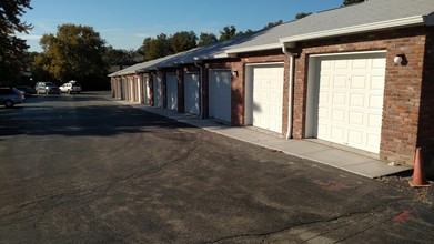 Oxford House Apartments in Cincinnati, OH - Building Photo - Building Photo