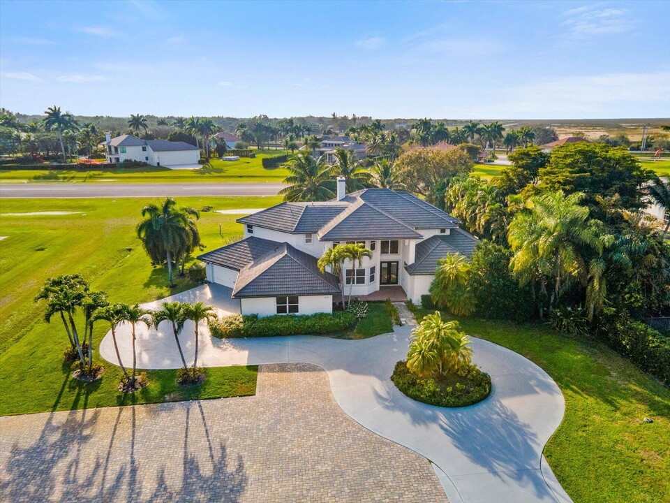 2135 Windsock Way in Wellington, FL - Building Photo