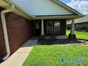 4808 Carrington Blvd SE in Owens Cross Roads, AL - Building Photo - Building Photo