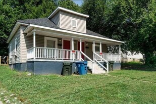 1407 Manteo St in Durham, NC - Building Photo