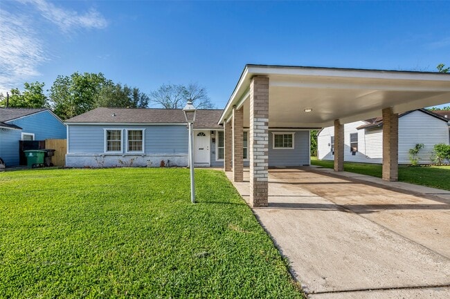 5746 Groveton St in Houston, TX - Building Photo - Building Photo