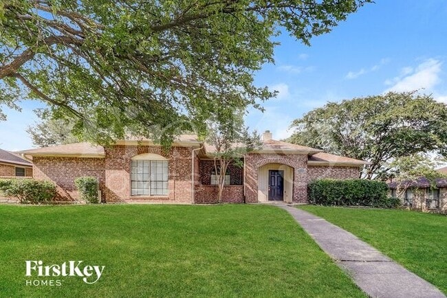 property at 936 Bluffview Dr