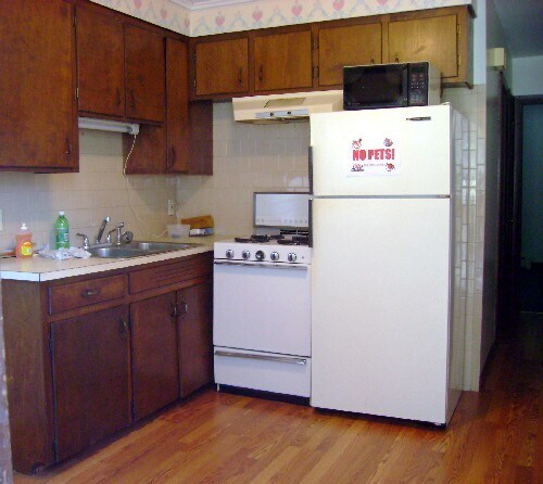 2009 Pleasant St in Fall River, MA - Building Photo - Building Photo