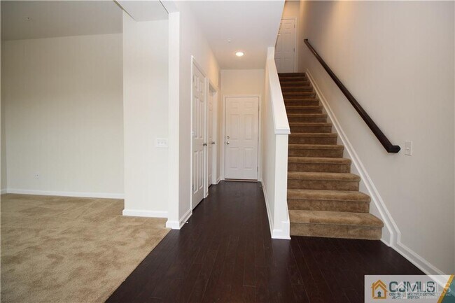 45 Green St in North Brunswick, NJ - Building Photo - Building Photo