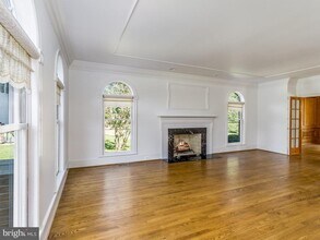 8951 Brook Rd in McLean, VA - Building Photo - Building Photo