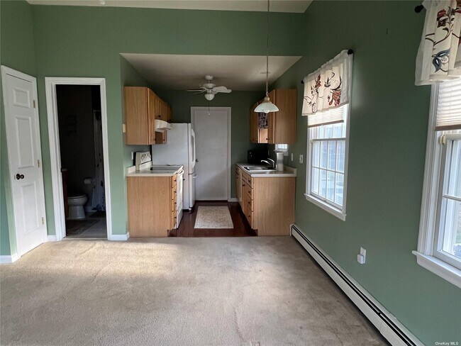 504 Chapman Blvd in Manorville, NY - Building Photo - Building Photo