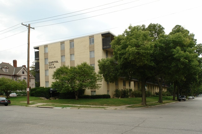 Capitol City Villa in Lincoln, NE - Building Photo - Building Photo