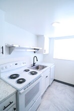 2323 Beechmont Ave in Cincinnati, OH - Building Photo - Building Photo