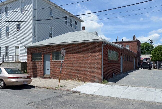272 Sawyer St in New Bedford, MA - Building Photo - Building Photo