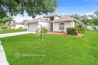 8944 Southbay Dr in Tampa, FL - Building Photo - Building Photo