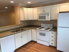 660 Barnett Shoals Rd, Unit 112 in Athens, GA - Building Photo - Building Photo