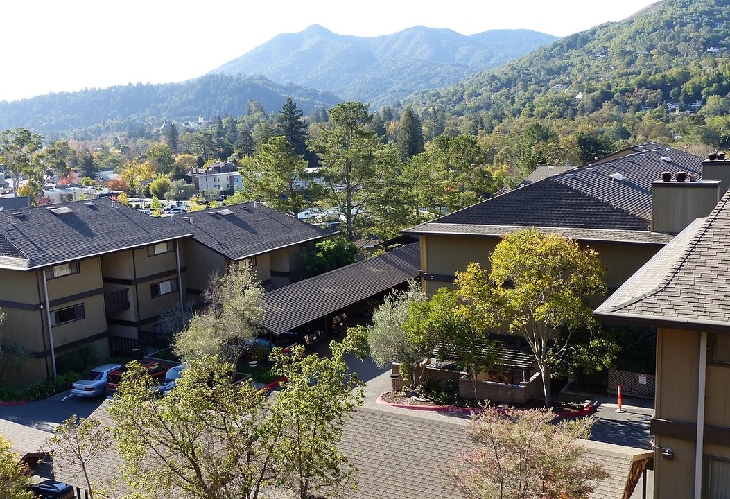 Parkside in San Anselmo, CA - Foto de edificio