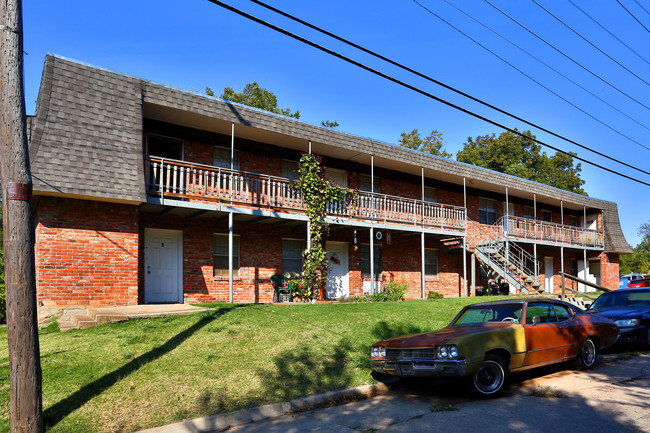 College Corner Apartments in Oklahoma City, OK - Foto de edificio - Building Photo