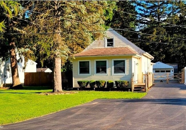 property at 1133 S Park Dr