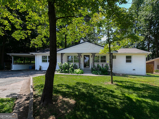 property at 3249 Howell Dr