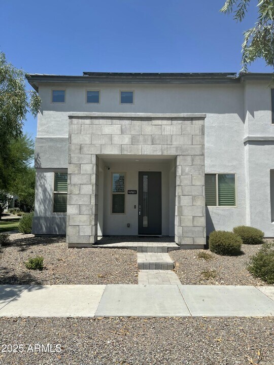 25710 N 20th Ln in Phoenix, AZ - Building Photo