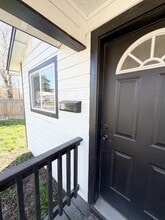 2432 Orchard Ave in Klamath Falls, OR - Building Photo - Building Photo