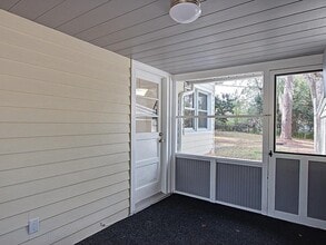 604 N Kentucky Ave in DeLand, FL - Foto de edificio - Building Photo