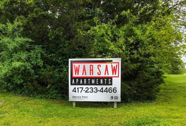 710 Elm Dr in Warsaw, MO - Building Photo - Building Photo