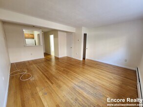 34 Gardner St in Boston, MA - Foto de edificio - Building Photo