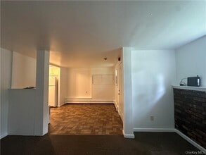 2 School St in Poughkeepsie, NY - Building Photo - Building Photo