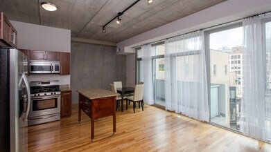 630 N Franklin St in Chicago, IL - Building Photo - Building Photo