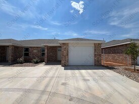 2121 Bobwhite Ct in Clovis, NM - Building Photo