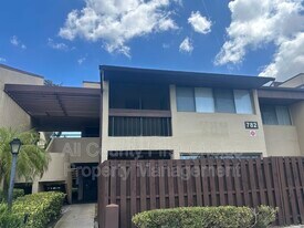 782 Village Lake Terrace in St. Petersburg, FL - Building Photo