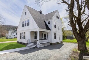 63 East St in Walton, NY - Building Photo