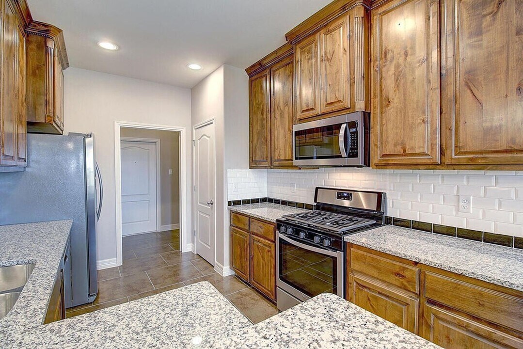 7530 Sable Creek Dr in Corpus Christi, TX - Building Photo