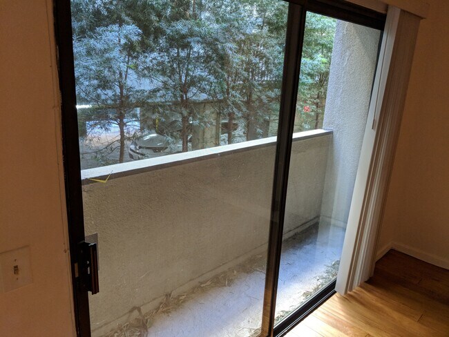 909 N Sierra Bonita Ave in West Hollywood, CA - Building Photo - Building Photo