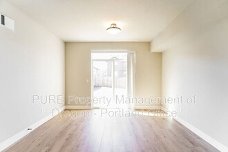 1734 NE Gilbert Ln in Estacada, OR - Building Photo - Building Photo