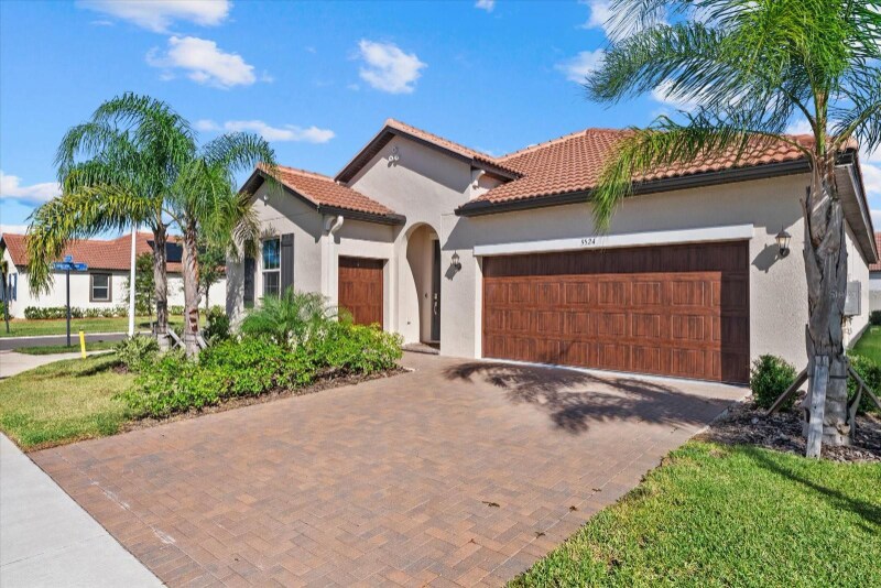 5524 Little Path Dr in Wimauma, FL - Foto de edificio