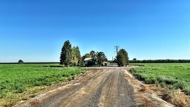 7296 Ave 232 in Tulare, CA - Building Photo - Building Photo